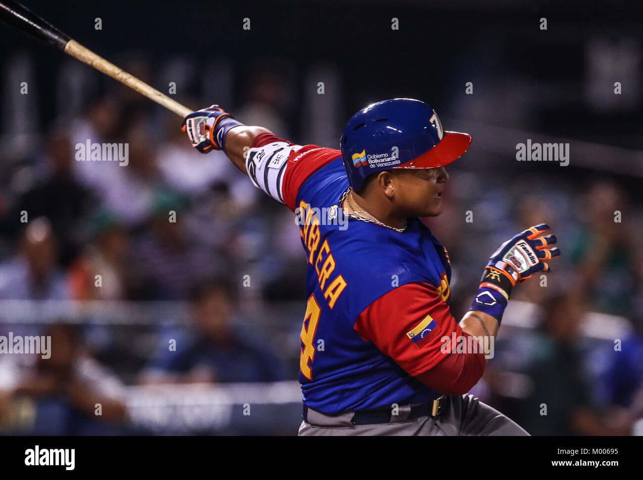 Miguel Cabrera de Venezuela en su primer turno al bat del primer inning es puesto, duranti el World Baseball Classic en estadio Charros de Jalisco en Guadalajara, Jalisco, Messico. Marzo 10, 2017. (Foto/Luis Gutierrez) Aspetti prima di Puerto Rico, per la partita contro il Venezuela durante il World Baseball Classic con Charros de lo Stadio Jalisco di Guadalajara, Jalisco, Messico. Marzo 10, 2017. (Foto/Luis Gutierrez) Foto Stock