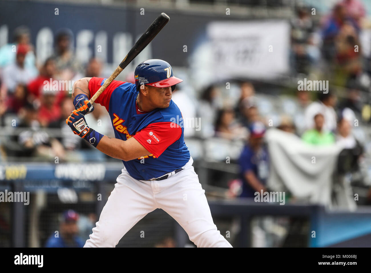 Miguel Cabrera de Venezuela en su primer turno al bat del primer inning es puesto, duranti el World Baseball Classic en estadio Charros de Jalisco en Guadalajara, Jalisco, Messico. Marzo 10, 2017. (Foto/Luis Gutierrez) Aspetti prima di Puerto Rico, per la partita contro il Venezuela durante il World Baseball Classic con Charros de lo Stadio Jalisco di Guadalajara, Jalisco, Messico. Marzo 10, 2017. (Foto/Luis Gutierrez) Foto Stock
