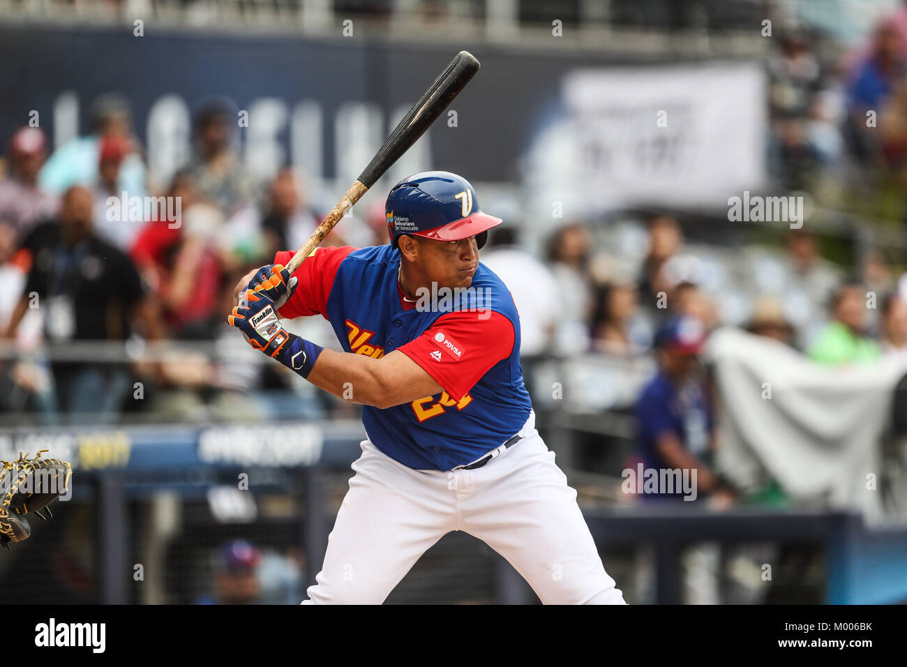 Miguel Cabrera de Venezuela en su primer turno al bat del primer inning es puesto, duranti el World Baseball Classic en estadio Charros de Jalisco en Guadalajara, Jalisco, Messico. Marzo 10, 2017. (Foto/Luis Gutierrez) Aspetti prima di Puerto Rico, per la partita contro il Venezuela durante il World Baseball Classic con Charros de lo Stadio Jalisco di Guadalajara, Jalisco, Messico. Marzo 10, 2017. (Foto/Luis Gutierrez) Foto Stock