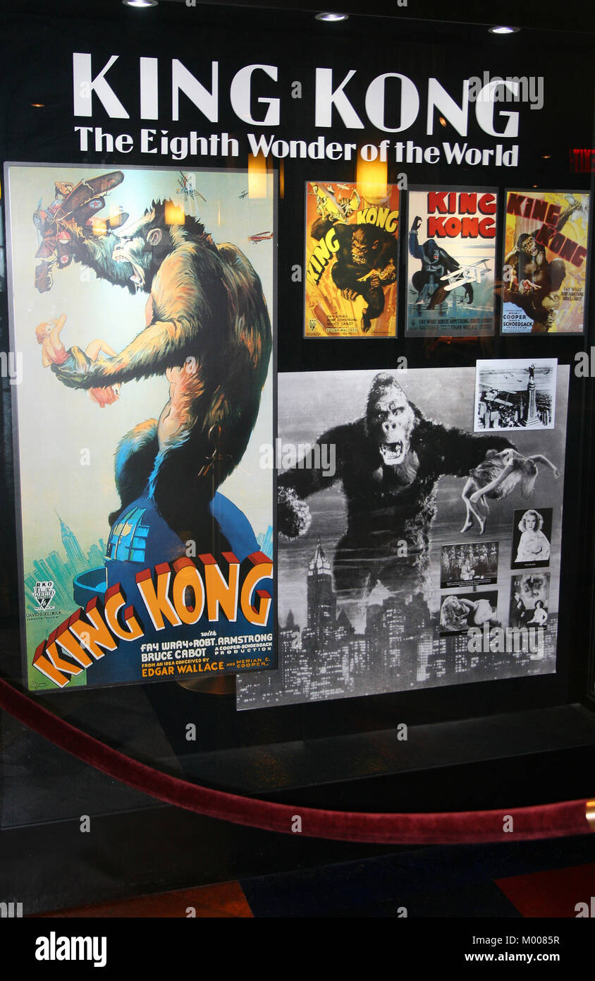 King Kong manifesti teatrali all'Empire State Building, nello Stato di New York, New York City, Stati Uniti d'America. Foto Stock