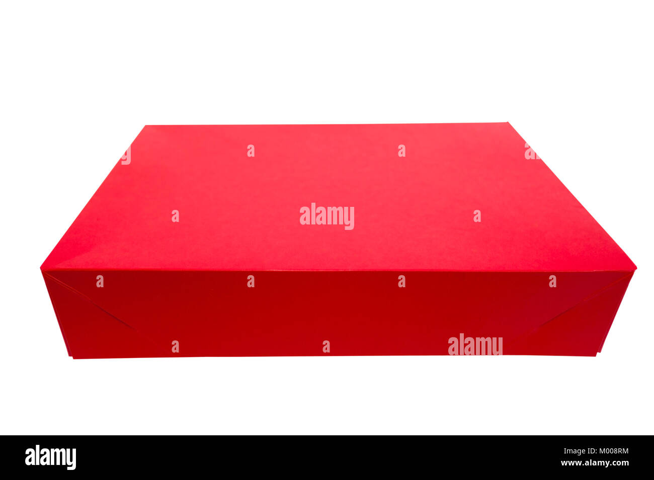 Chiuso isolato confezione regalo rossa. Parte superiore e frontale. Isolato. Foto Stock