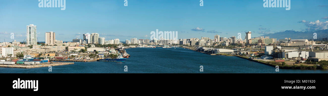 SAN JUAN, PUERTO RICO-dicembre 14, 2017: vista panoramica dello skyline della città di San Juan, Puerto Rico e porto. Foto Stock