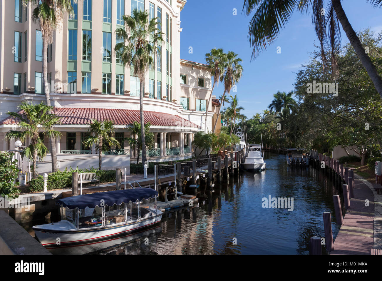 Riverfront vista lungo Las Olas Boulevard nel centro di Fort Lauderdale, Florida. Foto Stock