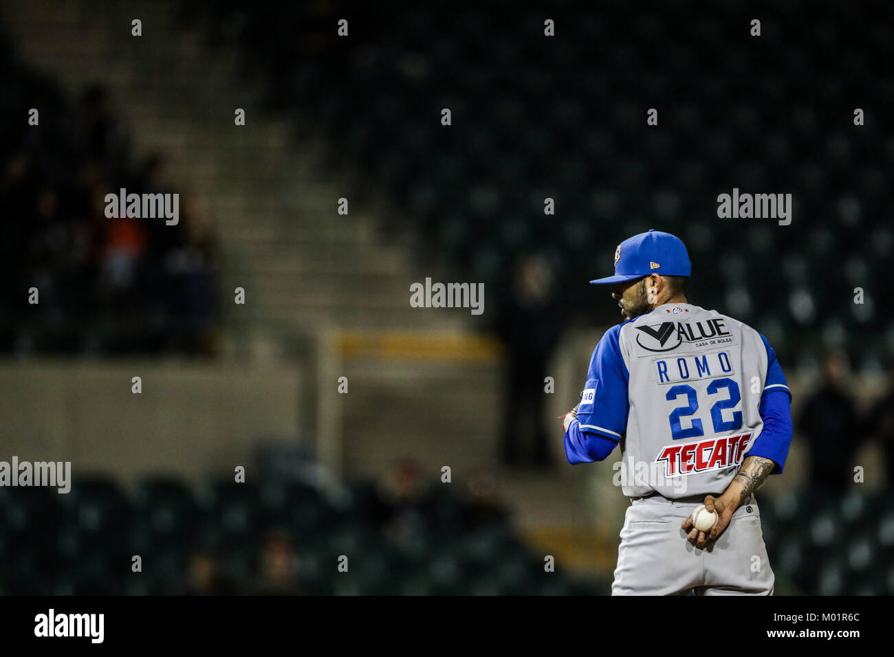 Sergio Romo brocca relevo de charros se llevo el salvamento al sacar tres outs consecutivos en el noveno inning, Charros gana 9 carreras por 1 de naranjeros, duranti el partido de beisbol de segunda Vuelta de la Liga Mexicana del Pacifico.Il Primer partido entre Charros de Jalisco vs Naranjeros de Hermosillo. 15 diciembre 2017. (Foto: Luis Gutierrez /NortePhoto.com) Foto Stock