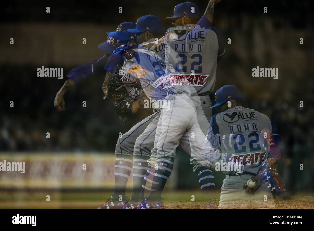 Sergio Romo brocca relevo de charros se llevo el salvamento al sacar tres outs consecutivos en el noveno inning, Charros gana 9 carreras por 1 de naranjeros, duranti el partido de beisbol de segunda Vuelta de la Liga Mexicana del Pacifico.Il Primer partido entre Charros de Jalisco vs Naranjeros de Hermosillo. 15 diciembre 2017. (Foto: Luis Gutierrez /NortePhoto.com) Foto Stock