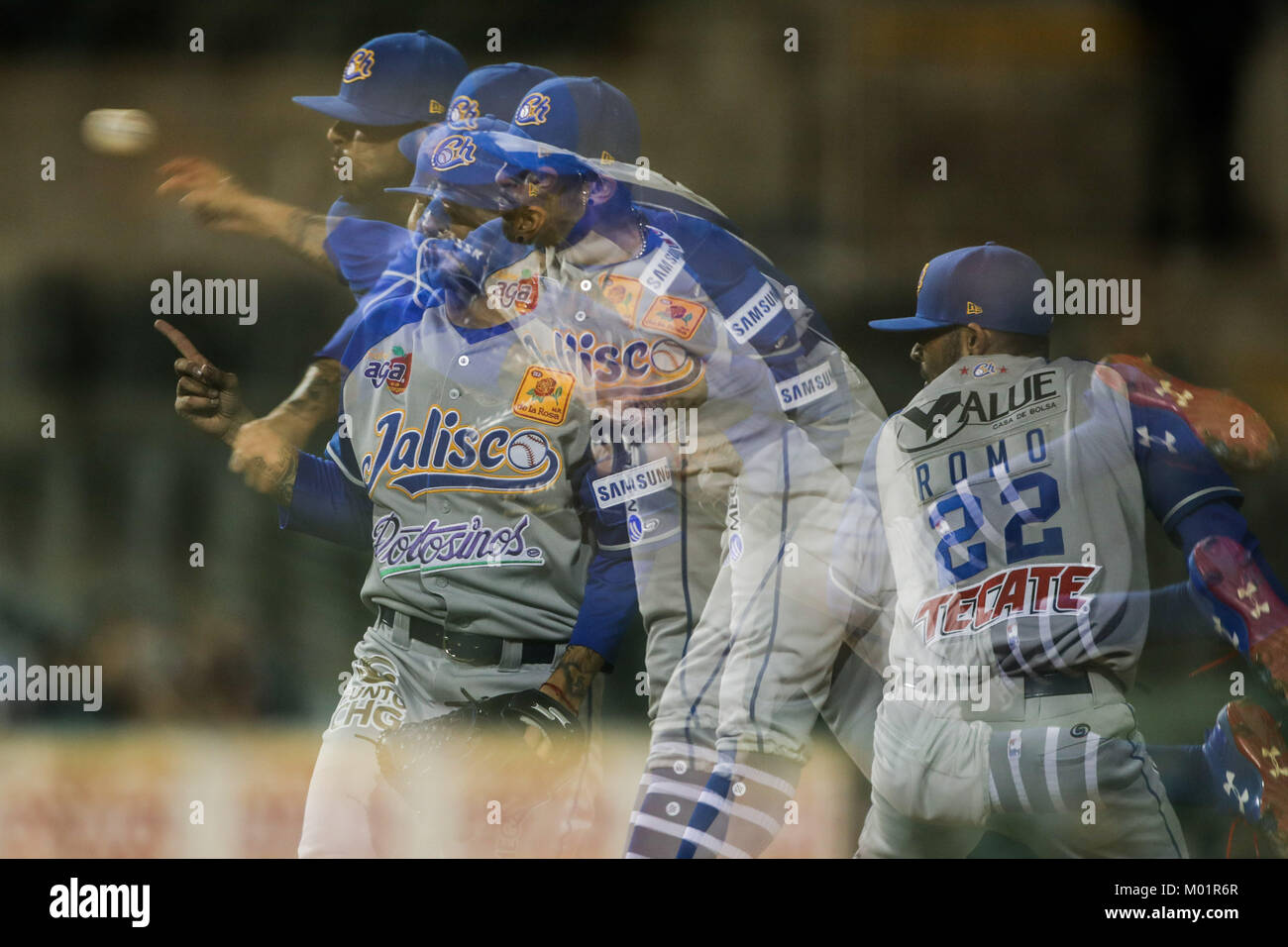 Sergio Romo brocca relevo de charros se llevo el salvamento al sacar tres outs consecutivos en el noveno inning, Charros gana 9 carreras por 1 de naranjeros, duranti el partido de beisbol de segunda Vuelta de la Liga Mexicana del Pacifico.Il Primer partido entre Charros de Jalisco vs Naranjeros de Hermosillo. 15 diciembre 2017. (Foto: Luis Gutierrez /NortePhoto.com) Foto Stock