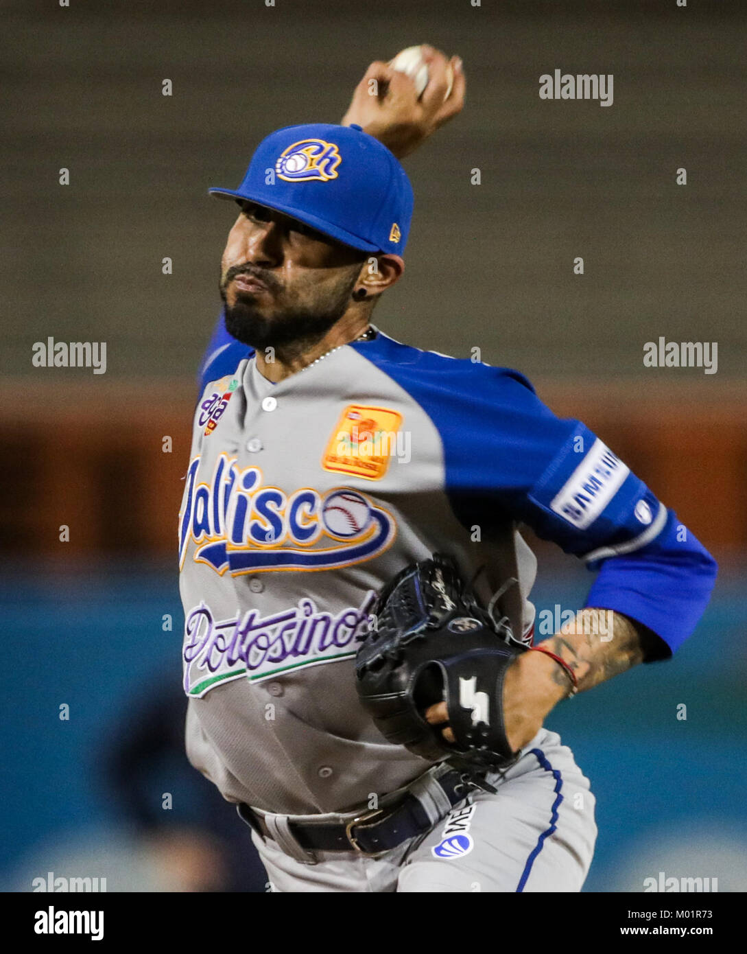 Sergio Romo brocca relevo de charros se llevo el salvamento al sacar tres outs consecutivos en el noveno inning, Charros gana 9 carreras por 1 de naranjeros, duranti el partido de beisbol de segunda Vuelta de la Liga Mexicana del Pacifico.Il Primer partido entre Charros de Jalisco vs Naranjeros de Hermosillo. 15 diciembre 2017. (Foto: Luis Gutierrez /NortePhoto.com) Foto Stock
