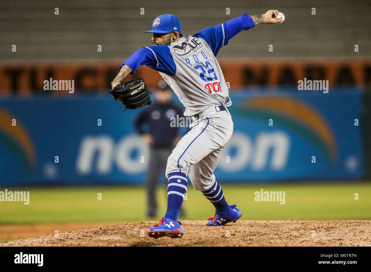 Sergio Romo brocca relevo de charros se llevo el salvamento al sacar tres outs consecutivos en el noveno inning, Charros gana 9 carreras por 1 de naranjeros, duranti el partido de beisbol de segunda Vuelta de la Liga Mexicana del Pacifico.Il Primer partido entre Charros de Jalisco vs Naranjeros de Hermosillo. 15 diciembre 2017. (Foto: Luis Gutierrez /NortePhoto.com) Foto Stock