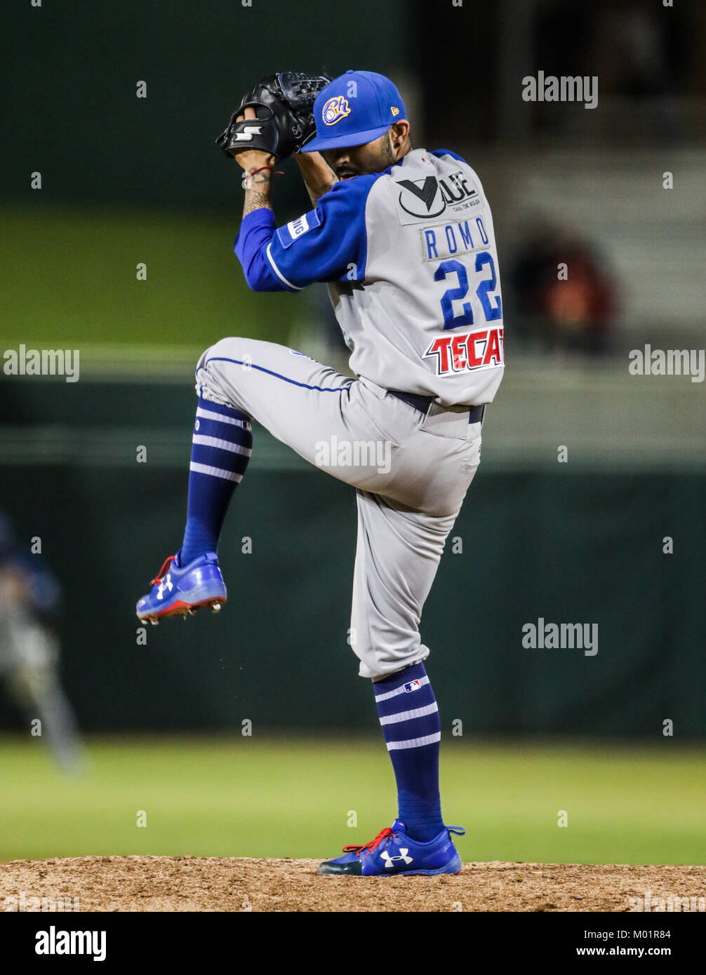 Sergio Romo brocca relevo de charros se llevo el salvamento al sacar tres outs consecutivos en el noveno inning, Charros gana 9 carreras por 1 de naranjeros, duranti el partido de beisbol de segunda Vuelta de la Liga Mexicana del Pacifico.Il Primer partido entre Charros de Jalisco vs Naranjeros de Hermosillo. 15 diciembre 2017. (Foto: Luis Gutierrez /NortePhoto.com) Foto Stock