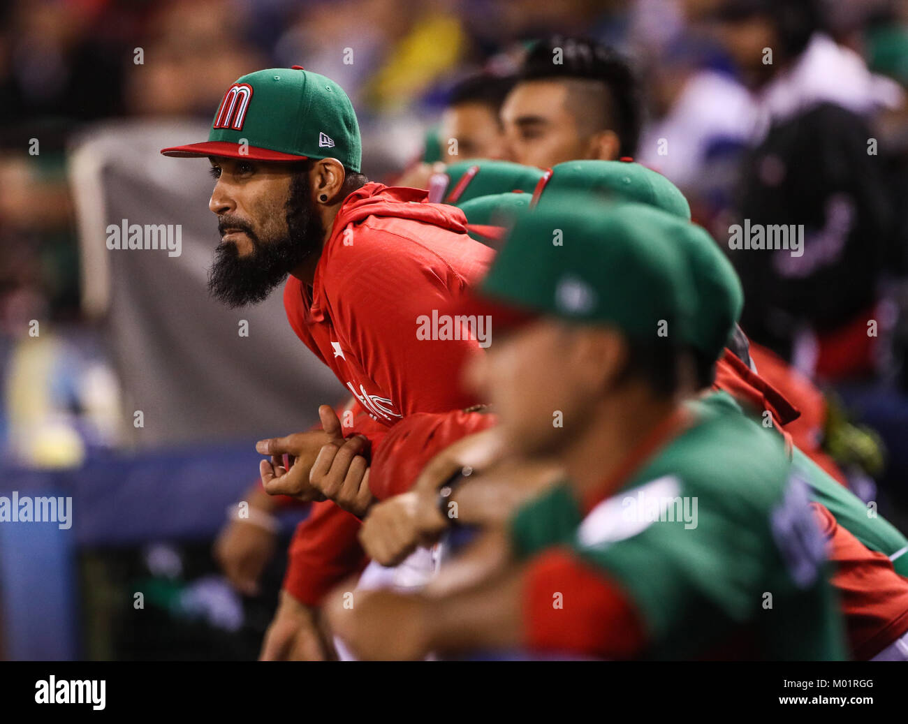 Sergio Romo brocca sollievo per il Messico nell'ottavo inning, durante i Caraibi Serie gioco in Minatitlan, Messico, Mercoledì, 1 febbraio 2017. (Foto: Luis Gutierrez/NortePhoto) Foto Stock