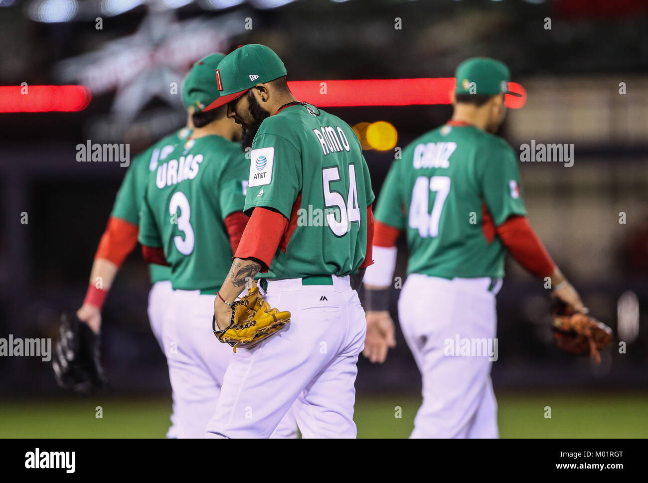 Sergio Romo brocca sollievo per il Messico nell'ottavo inning, durante i Caraibi Serie gioco in Minatitlan, Messico, Mercoledì, 1 febbraio 2017. (Foto: Luis Gutierrez/NortePhoto) Foto Stock
