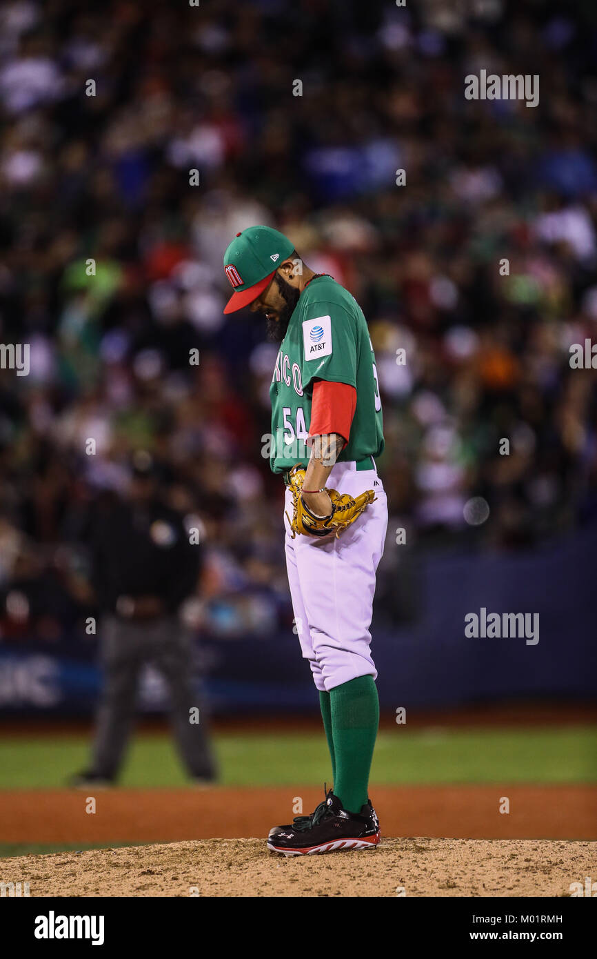 Sergio Romo brocca sollievo per il Messico nell'ottavo inning, durante i Caraibi Serie gioco in Minatitlan, Messico, Mercoledì, 1 febbraio 2017. (Foto: Luis Gutierrez/NortePhoto) Foto Stock