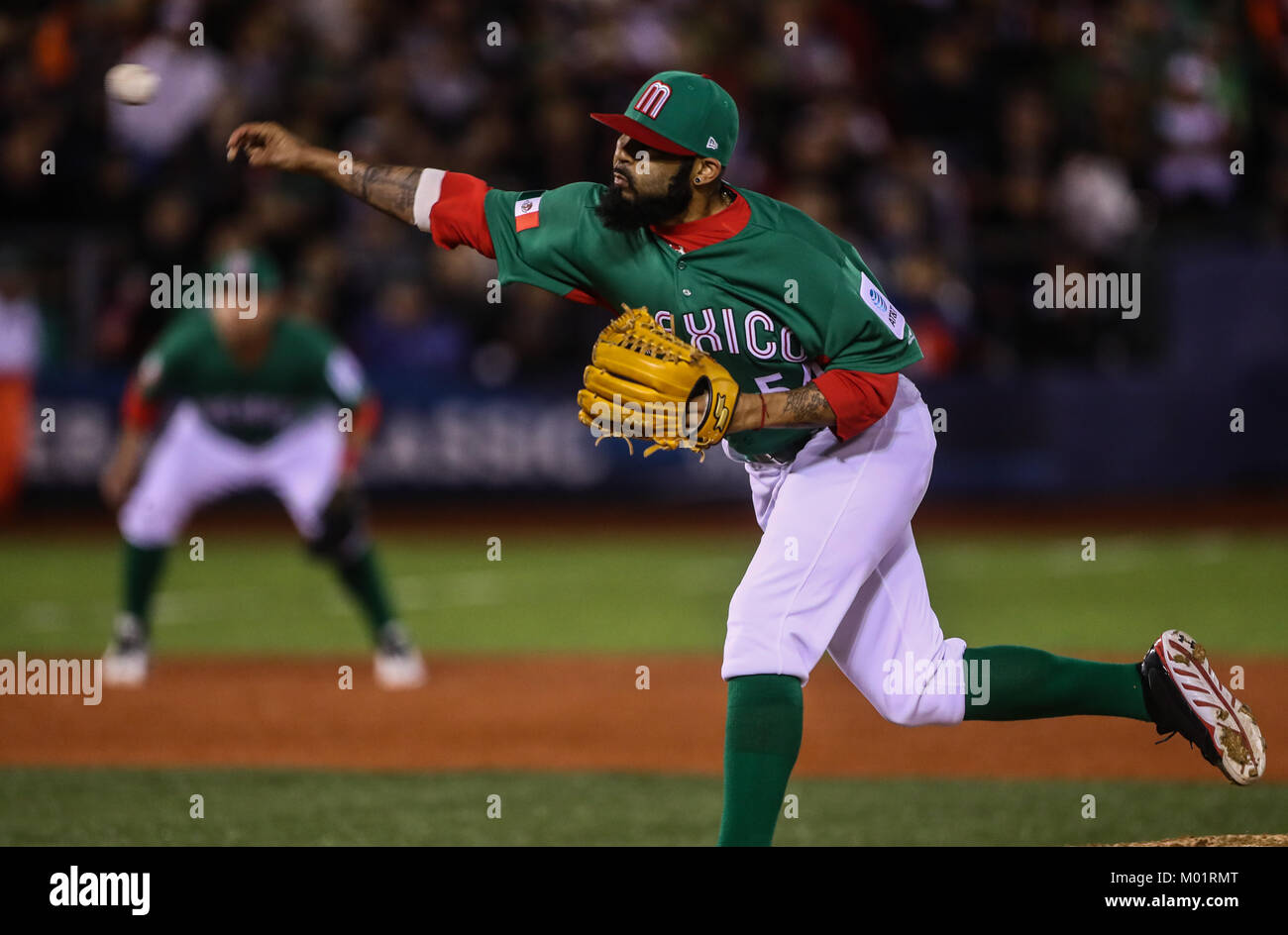 Sergio Romo brocca sollievo per il Messico nell'ottavo inning, durante i Caraibi Serie gioco in Minatitlan, Messico, Mercoledì, 1 febbraio 2017. (Foto: Luis Gutierrez/NortePhoto) Foto Stock