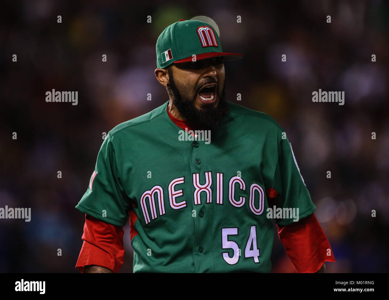 Sergio Romo brocca sollievo per il Messico nell'ottavo inning, durante i Caraibi Serie gioco in Minatitlan, Messico, Mercoledì, 1 febbraio 2017. (Foto: Luis Gutierrez/NortePhoto) Foto Stock