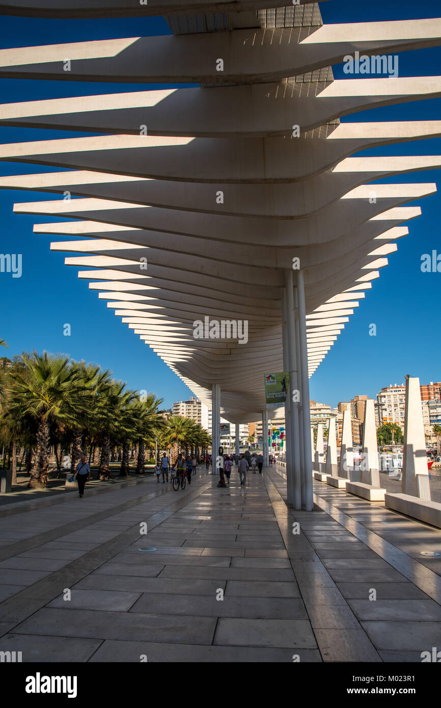 MALAGA, andalusia / Spagna - 05 ottobre 2017: strada pedonale al porto Foto Stock