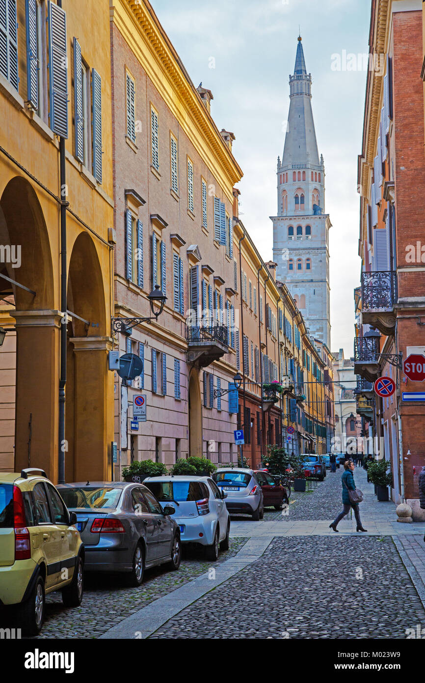 Strada di ciottoli in Modena Italia Foto Stock