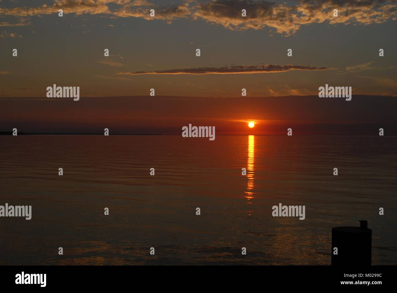 Romantischer Sonnenuntergang in Zingst an der Ostsee Foto Stock