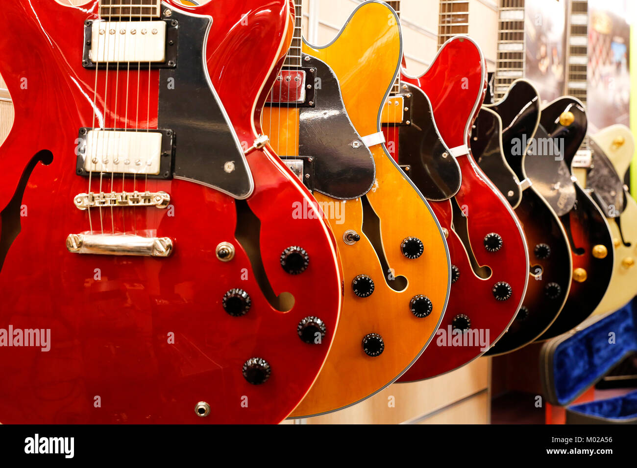 Bella chitarra elettrica per creare il suono rock Foto Stock