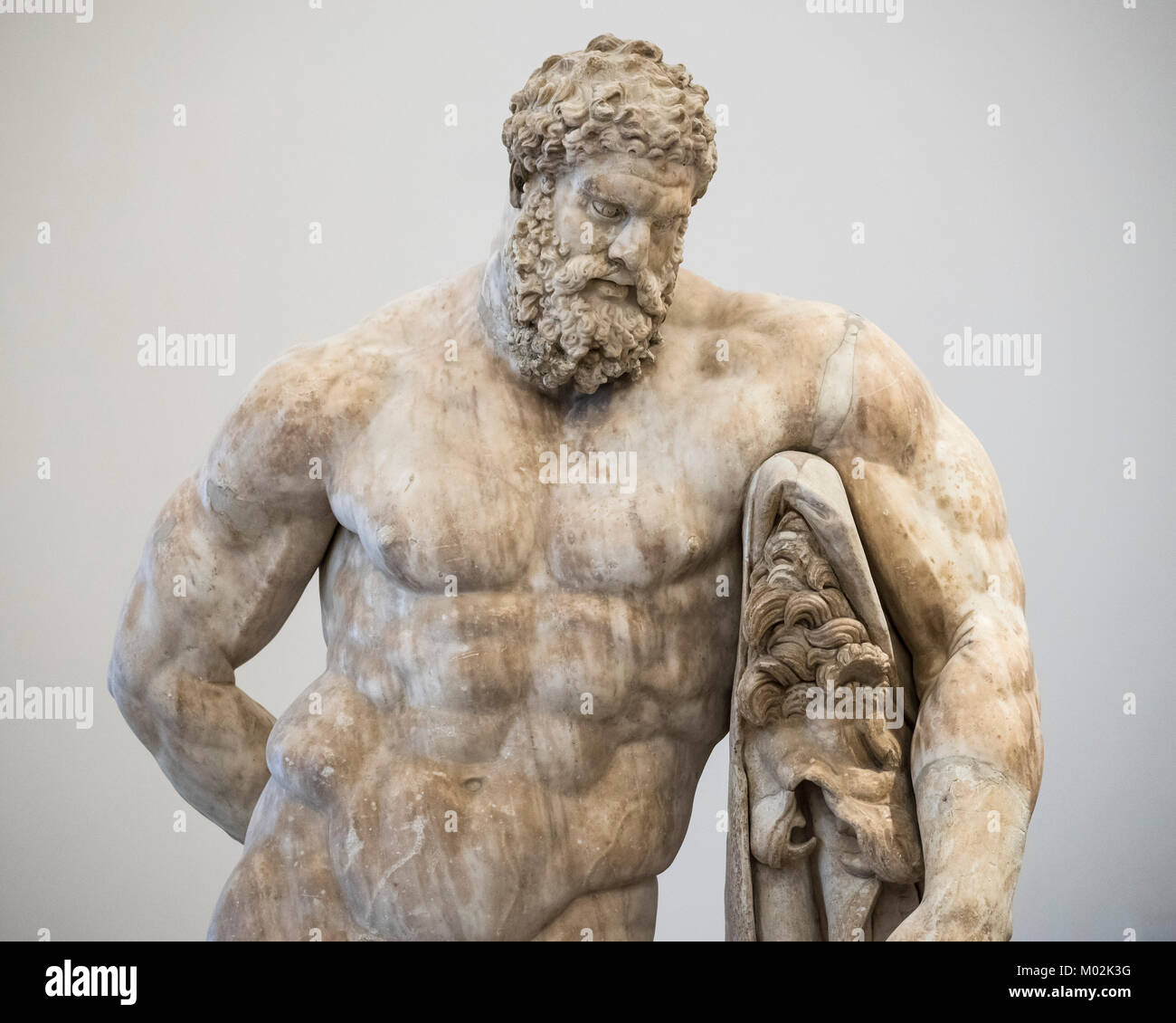 Napoli. L'Italia. L'Ercole Farnese, Museo Archeologico Nazionale di Napoli. Museo Archeologico Nazionale di Napoli. Ercole in riposo, copia romana, fine Foto Stock