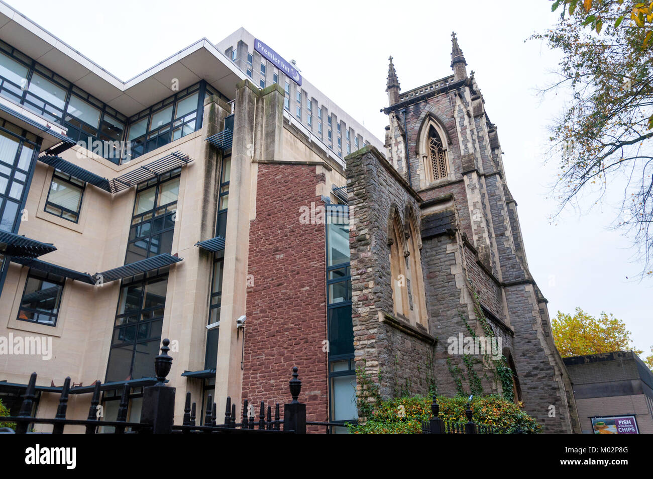 Antica e Moderna architettura preservare la chiesa di St James Parade, Bristol, Regno Unito Foto Stock
