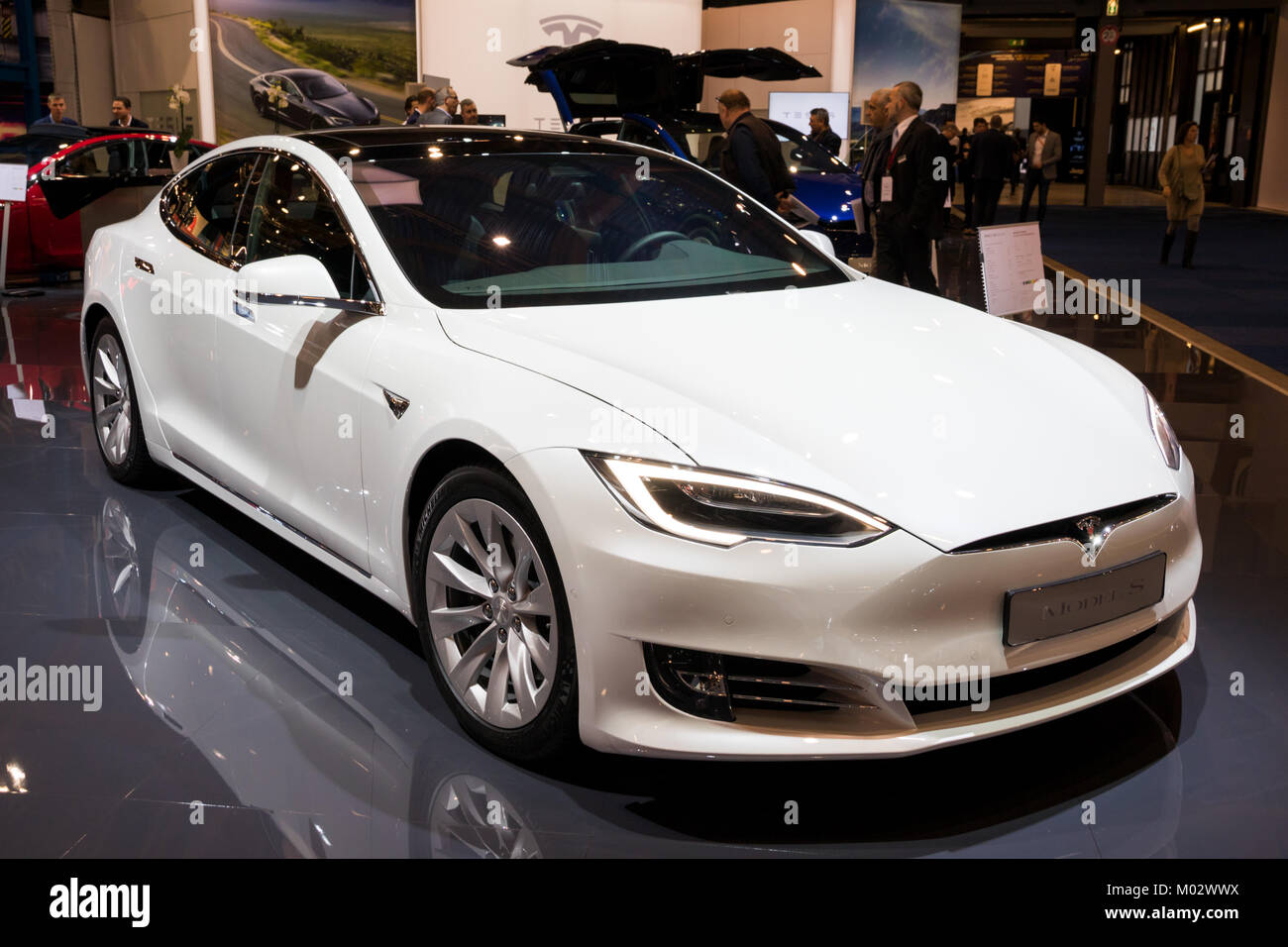 Bruxelles - Jan 10, 2018: Tesla Model S auto elettriche presentate al Bruxelles Motor Show. Foto Stock