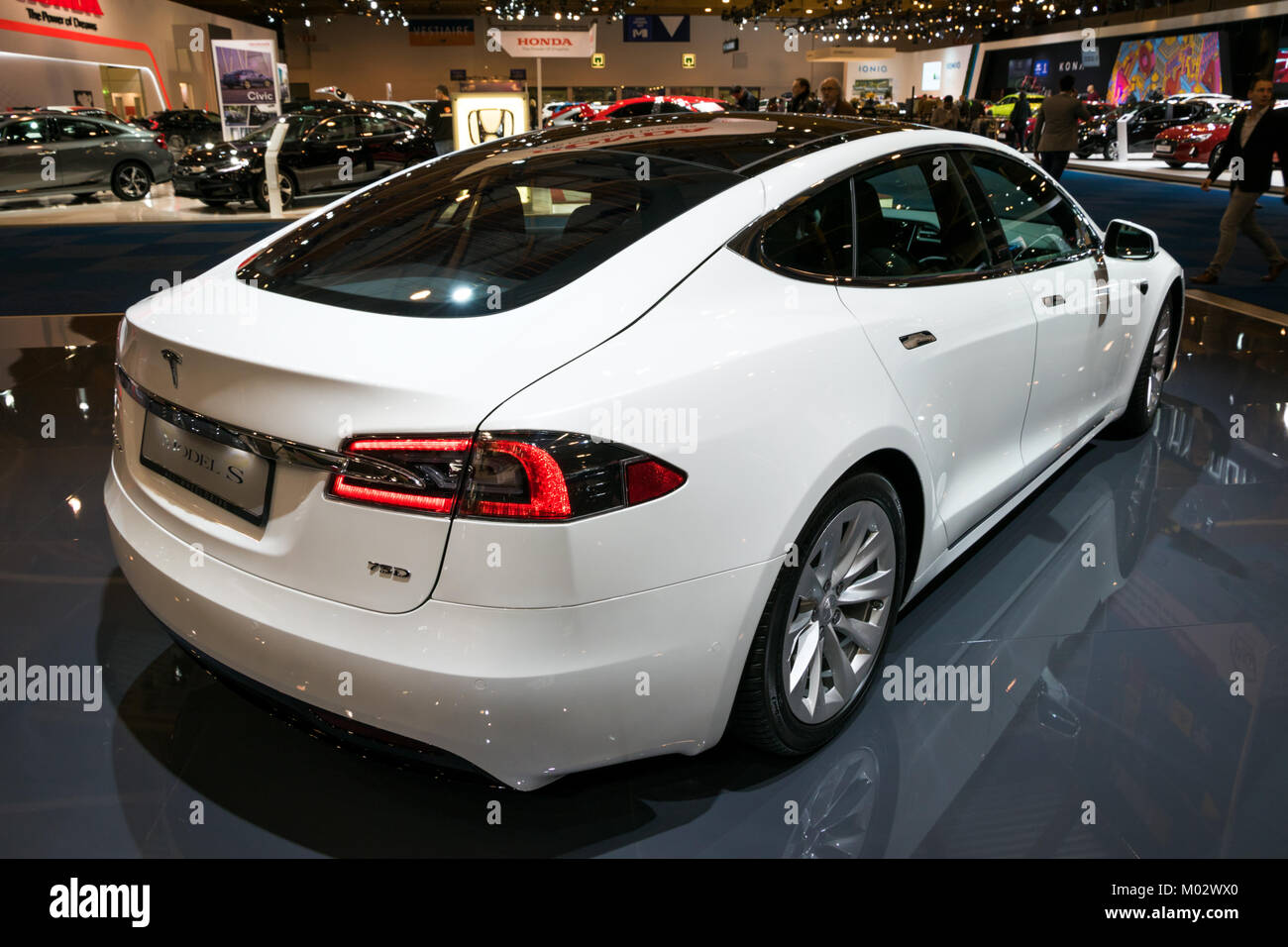 Bruxelles - Jan 10, 2018: Tesla Model S auto elettriche presentate al Bruxelles Motor Show. Foto Stock