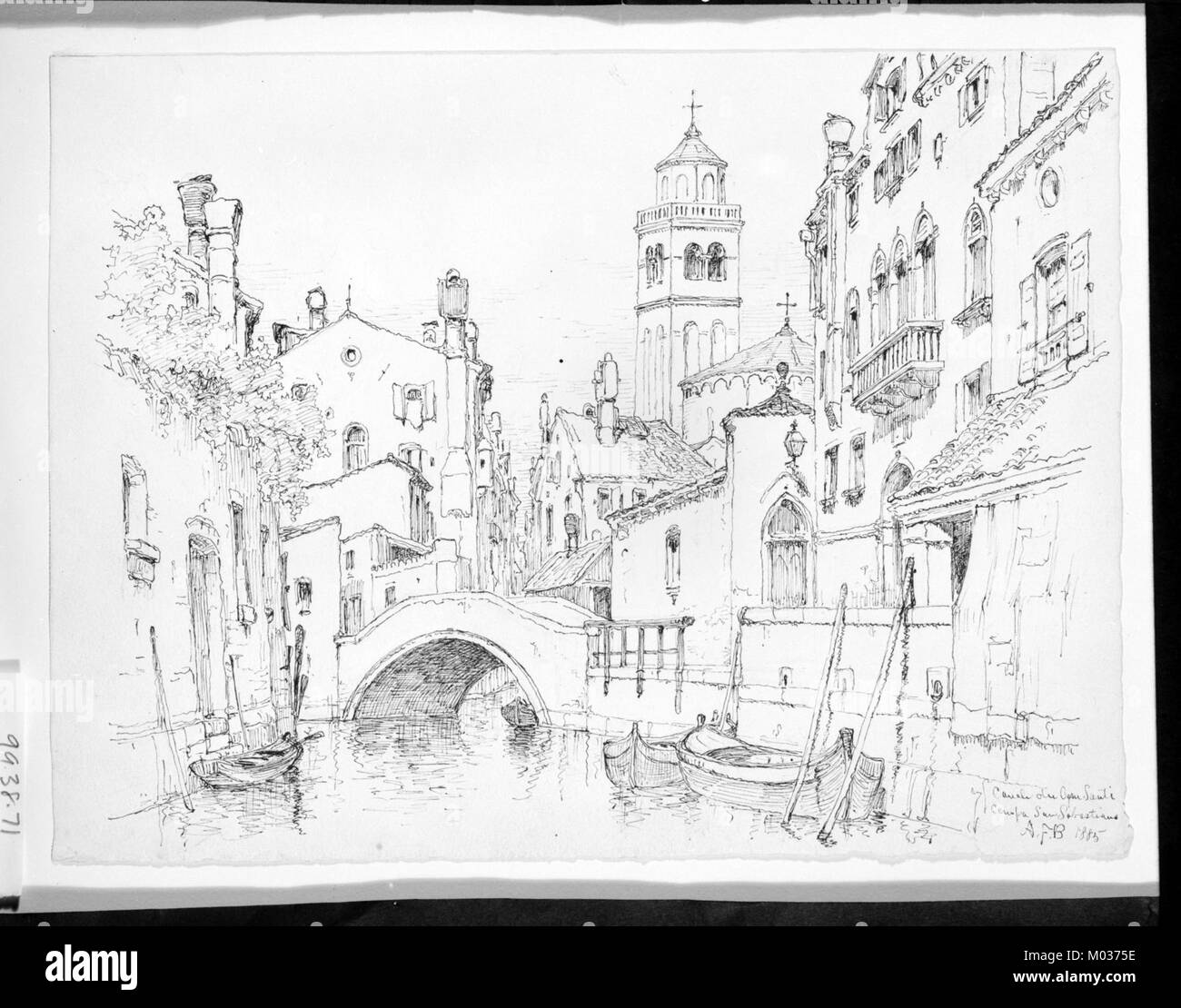 Il Canale dei Agni Santi, situato vicino a campo San Sebastiano a Venezia, è un canale che attraversa una parte panoramica della città. L'area è conosciuta per la sua architettura storica e il paesaggio veneziano circostante, tra cui stradine strette ed edifici classici. Il canale offre vedute dei tipici edifici veneziani, che riflettono il ricco patrimonio culturale dell'cityâ. Foto Stock