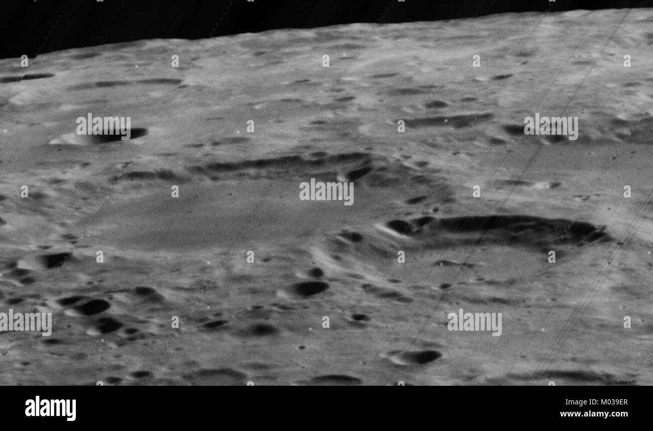Il cratere Boyle e il cratere Hess sono elementi geologici situati sulla superficie della Luna. Entrambi i crateri sono significativi per gli studi lunari, contribuendo alla nostra comprensione della storia geologica della Luna e delle sue caratteristiche superficiali. Foto Stock