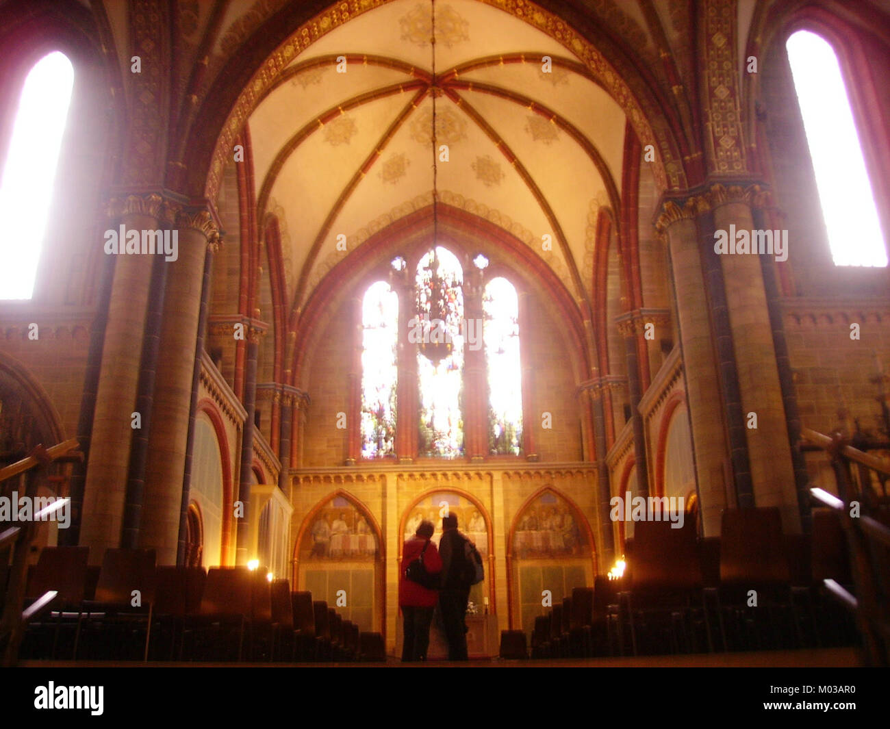 L'interno di Brema Dom St. Petri, situato a Brema, Germania, mostra la sua splendida architettura gotica. Gli interni presentano disegni intricati e un significato storico come uno dei principali punti di riferimento della città. Foto Stock