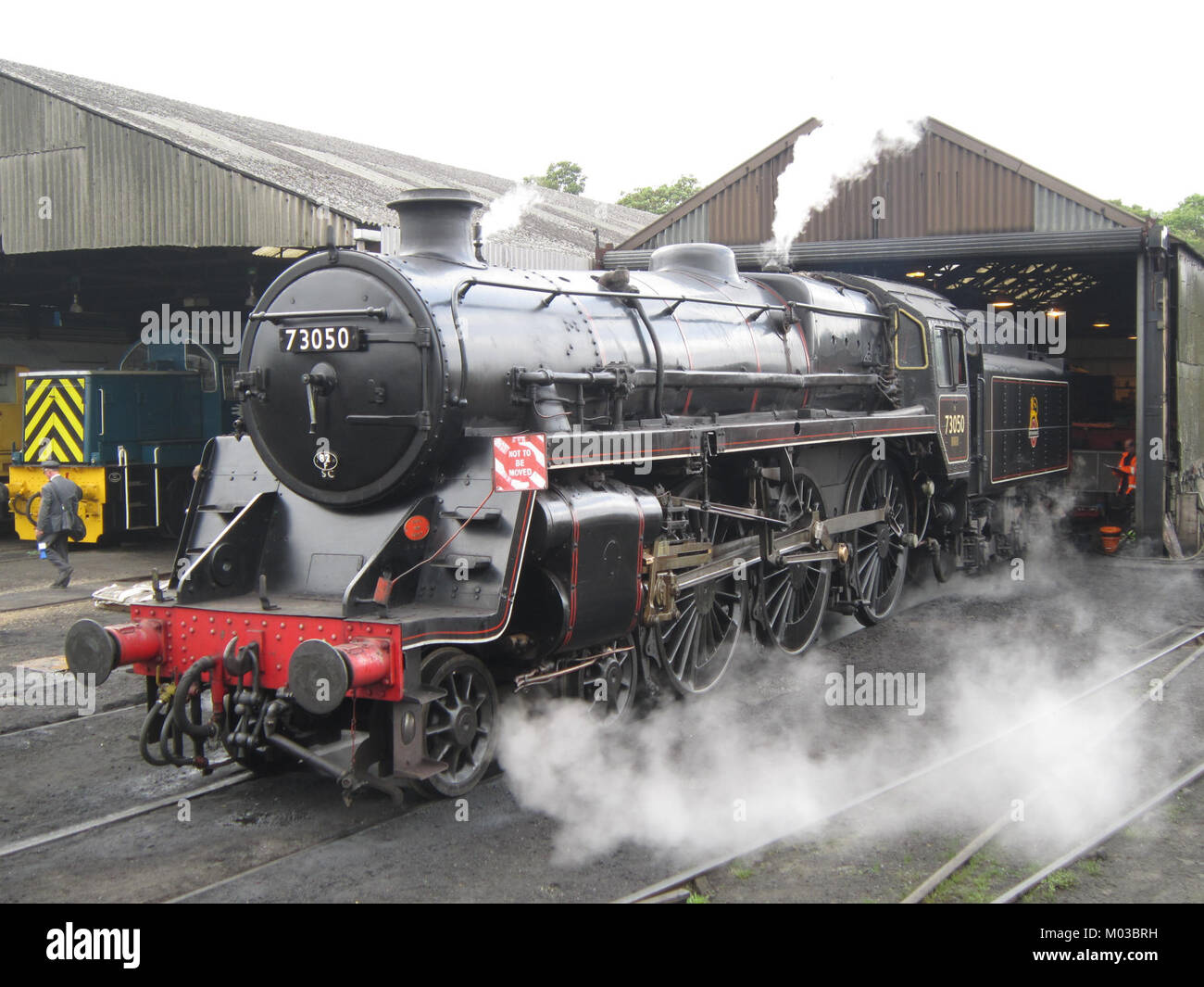 La BR Standard Class 5 73050 è una locomotiva a vapore britannica costruita a metà del XX secolo. Fa parte della serie BR Standard Classe 5, nota per la sua affidabilità e l'utilizzo nel trasporto di merci e passeggeri. Foto Stock