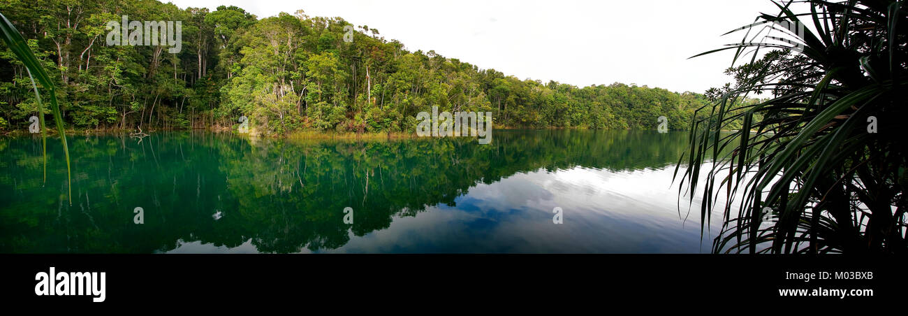 Lago Eacham; cratere laghi Parco Nazionale; altopiano di Atherton; North Queensland Foto Stock