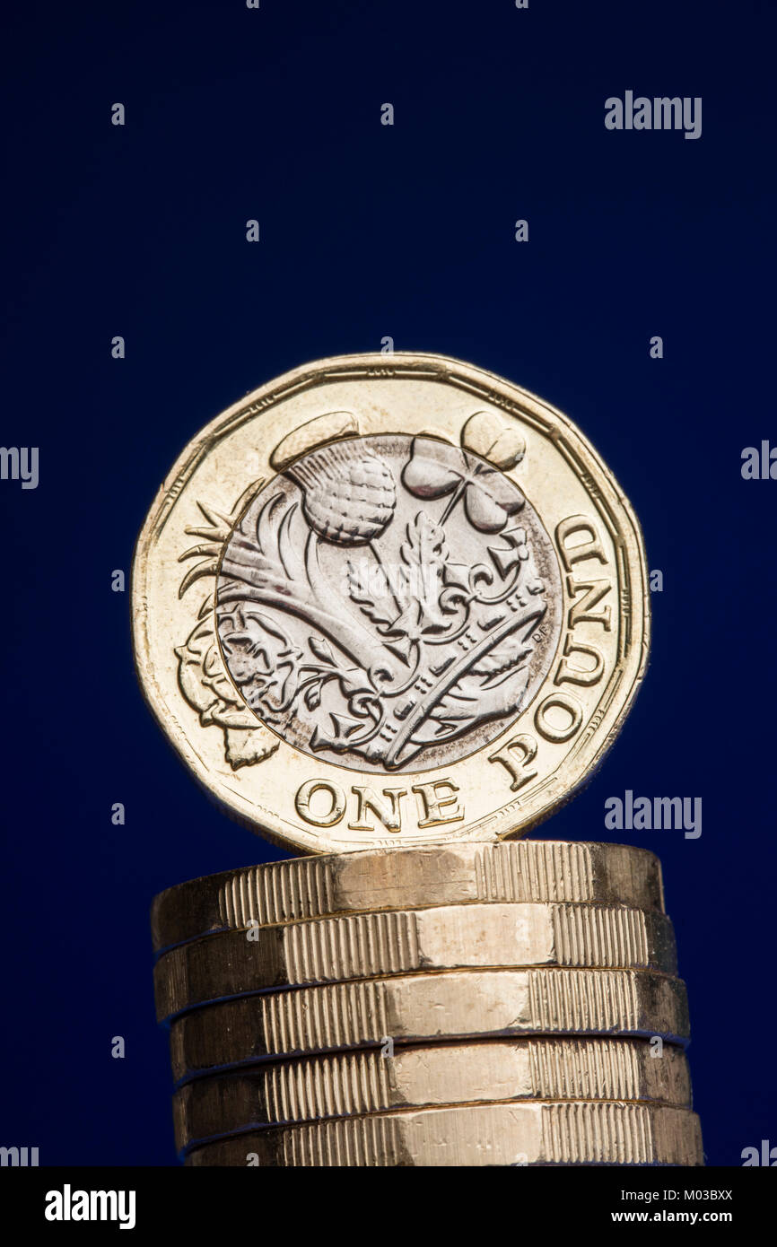 Sterlina inglese una libbra di moneta di monete Foto Stock