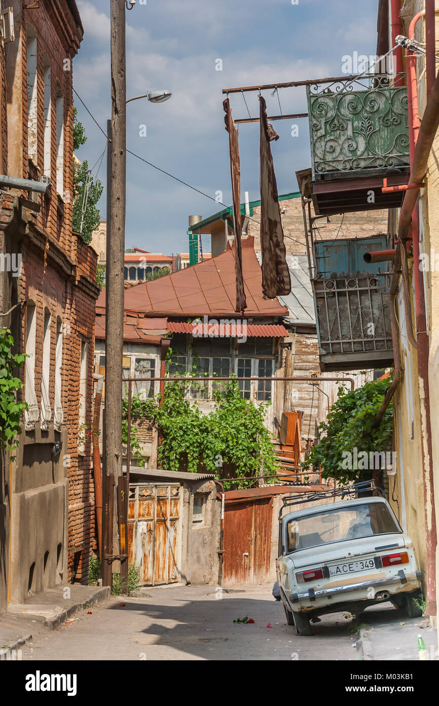 Vecchia vettura russa nel centro di Tbilisi, Georgia Foto Stock