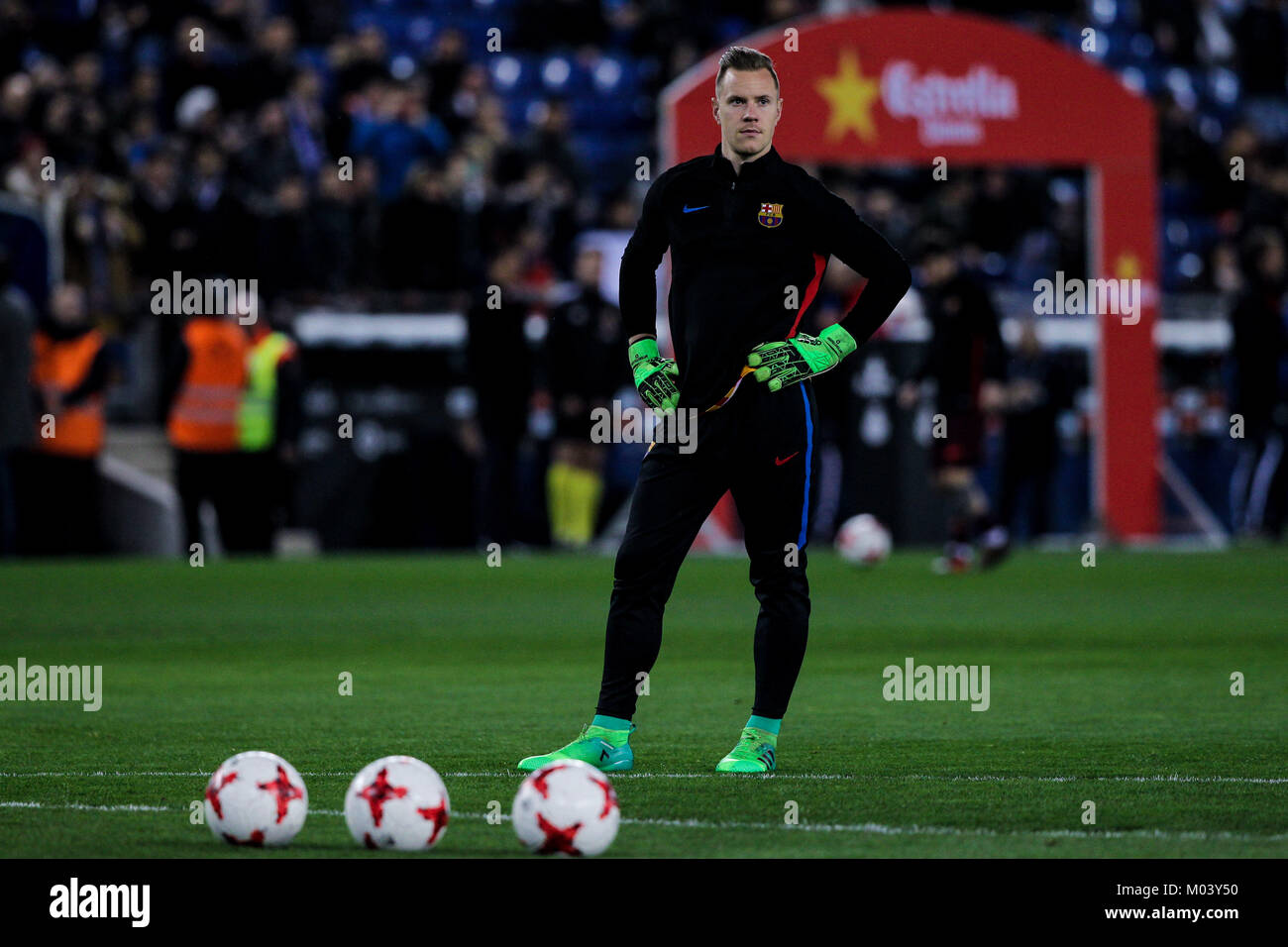 Il 17 gennaio 2018, Cornella-El Prat, Cornella de Llobregat, Barcellona, Spagna; Copa del Rey, quarti di finale, prima gamba, Espanyol rispetto a Barcellona; Ter Stegen del FC Barcelona avviso fino Foto Stock