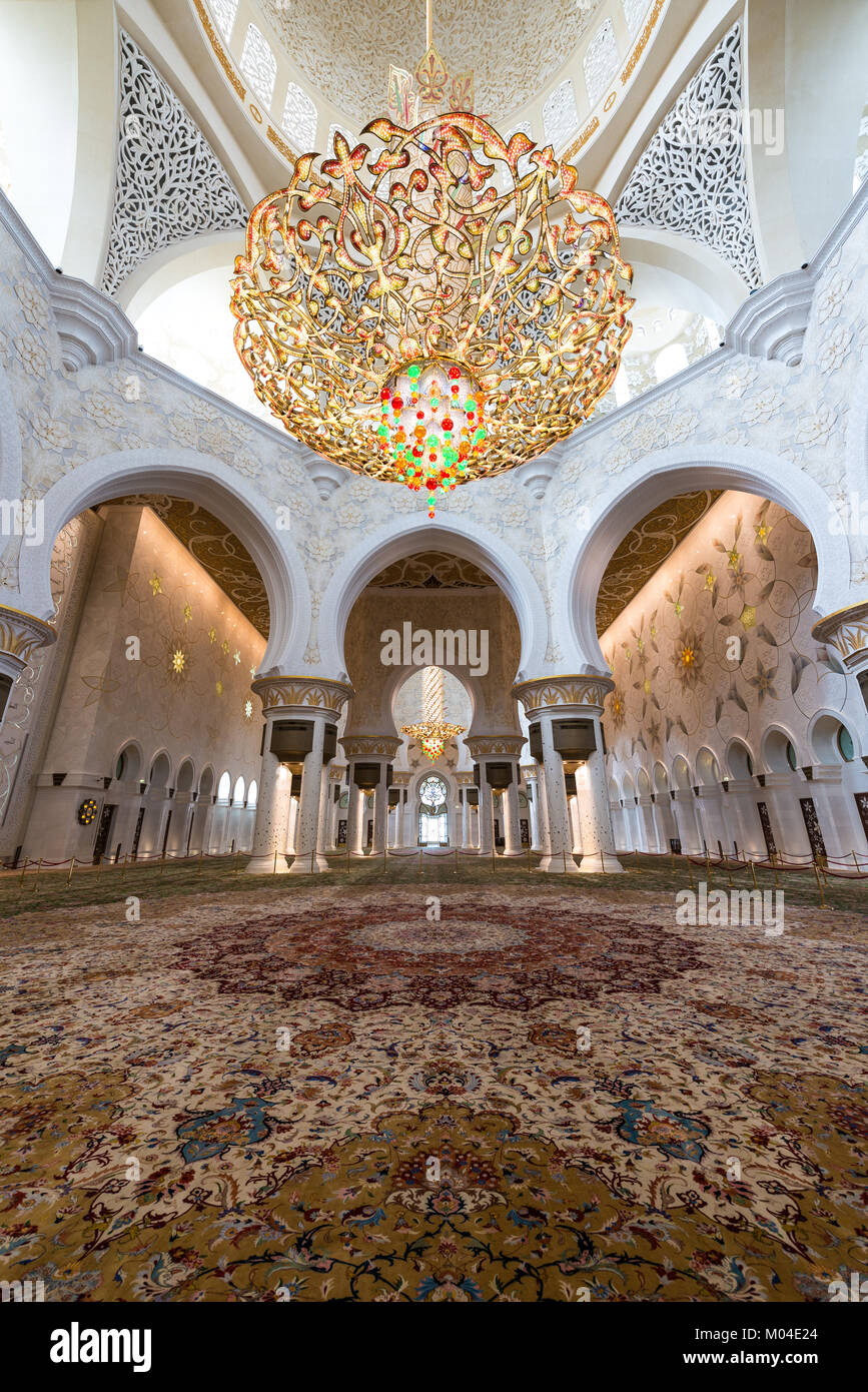 L'architettura degli interni della Sheikh Zayed Grande Moschea di Abu Dhabi, Emirati arabi uniti Foto Stock