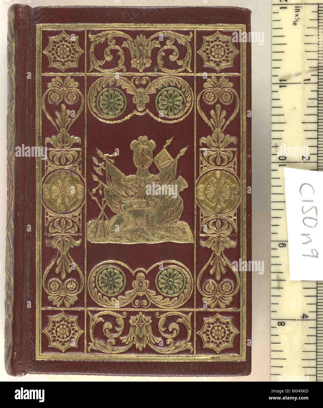 Questa è la copertina superiore di un manuale e guida universale per gli stranieri in Venezuela dall'anno 1810. La guida è stata un riferimento essenziale per i viaggiatori e gli stranieri che visitano il Venezuela all'inizio del XIX secolo, fornendo informazioni chiave sulla geografia, la cultura e le usanze del paese. Foto Stock