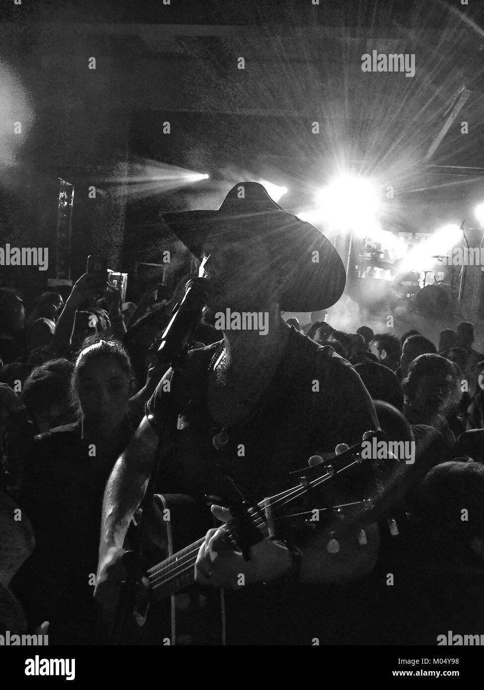 Un ritratto di Brett Kissel, un cantautore canadese di musica country, che cattura la sua personalità e il suo ruolo nell'industria musicale. Foto Stock