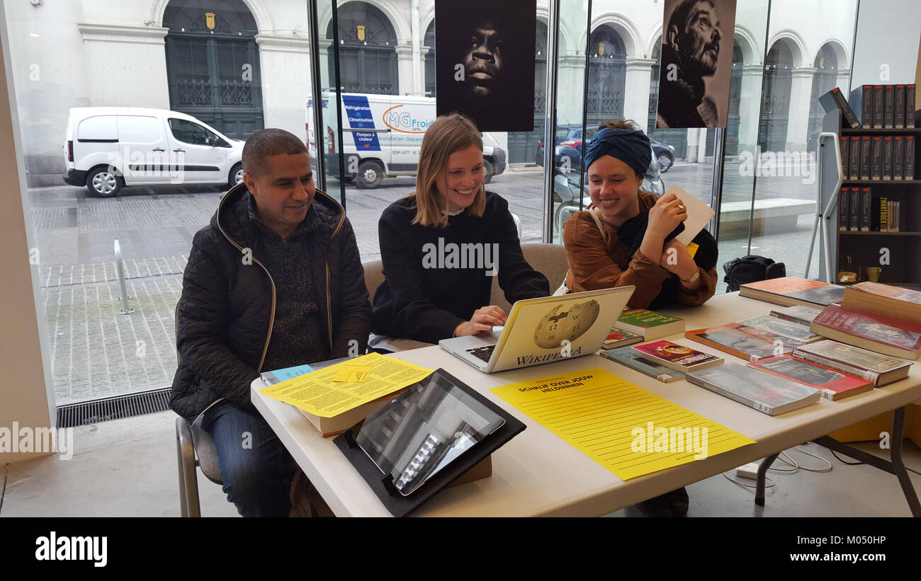 Questa foto cattura un evento della giornata internazionale della donna 2016 a Bruxelles, incentrato sulla consapevolezza globale dei diritti delle donne. L'evento faceva parte degli sforzi in corso per promuovere l'uguaglianza di genere e l'emancipazione delle donne. Foto Stock