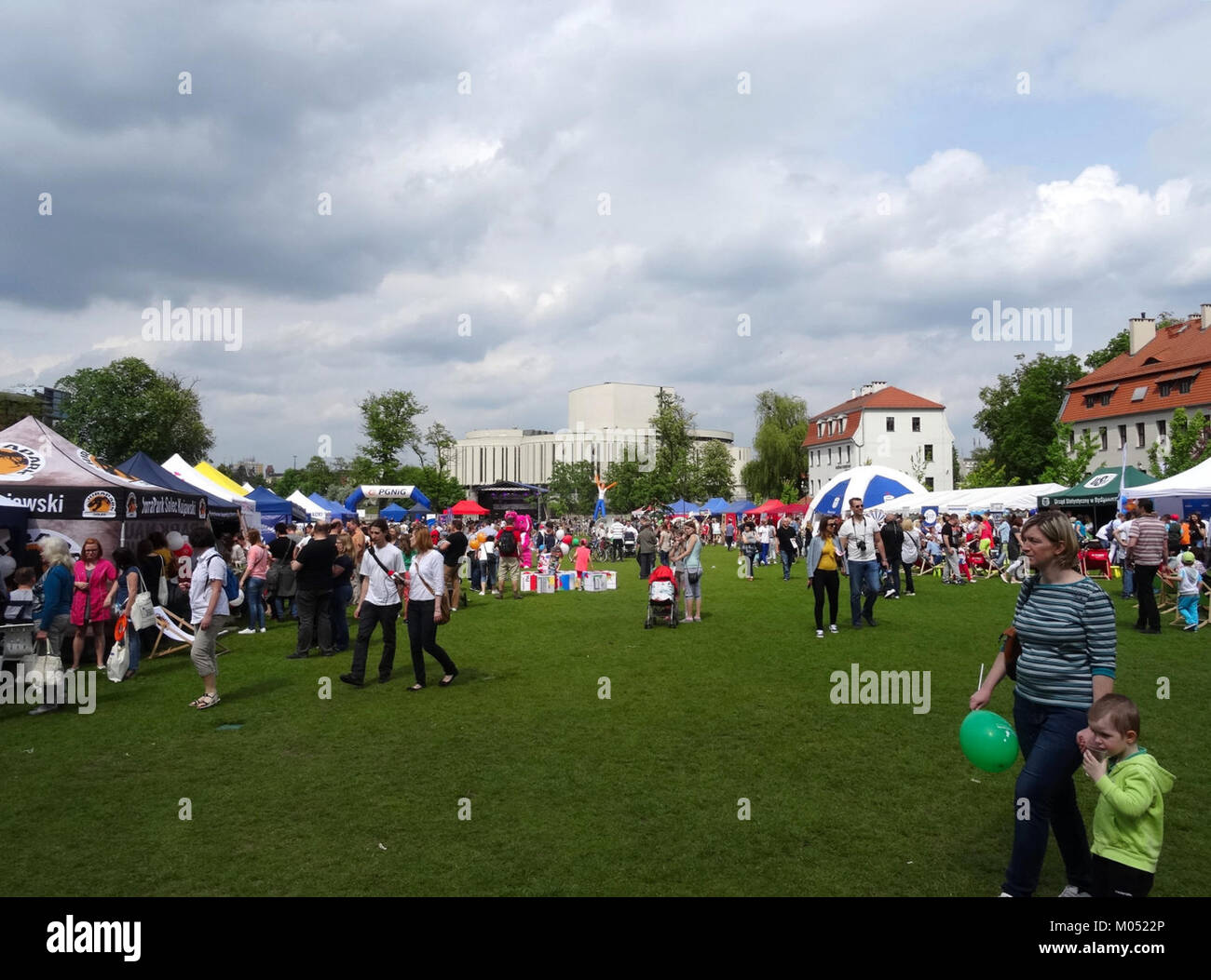 Il Bydgoszcz Science Festival (Festiwal Nauki), tenutosi nel maggio 2016, è stato un evento che celebra i progressi scientifici e incoraggia l'interesse pubblico in vari campi scientifici. Il festival ha ospitato workshop, conferenze ed esposizioni. Foto Stock