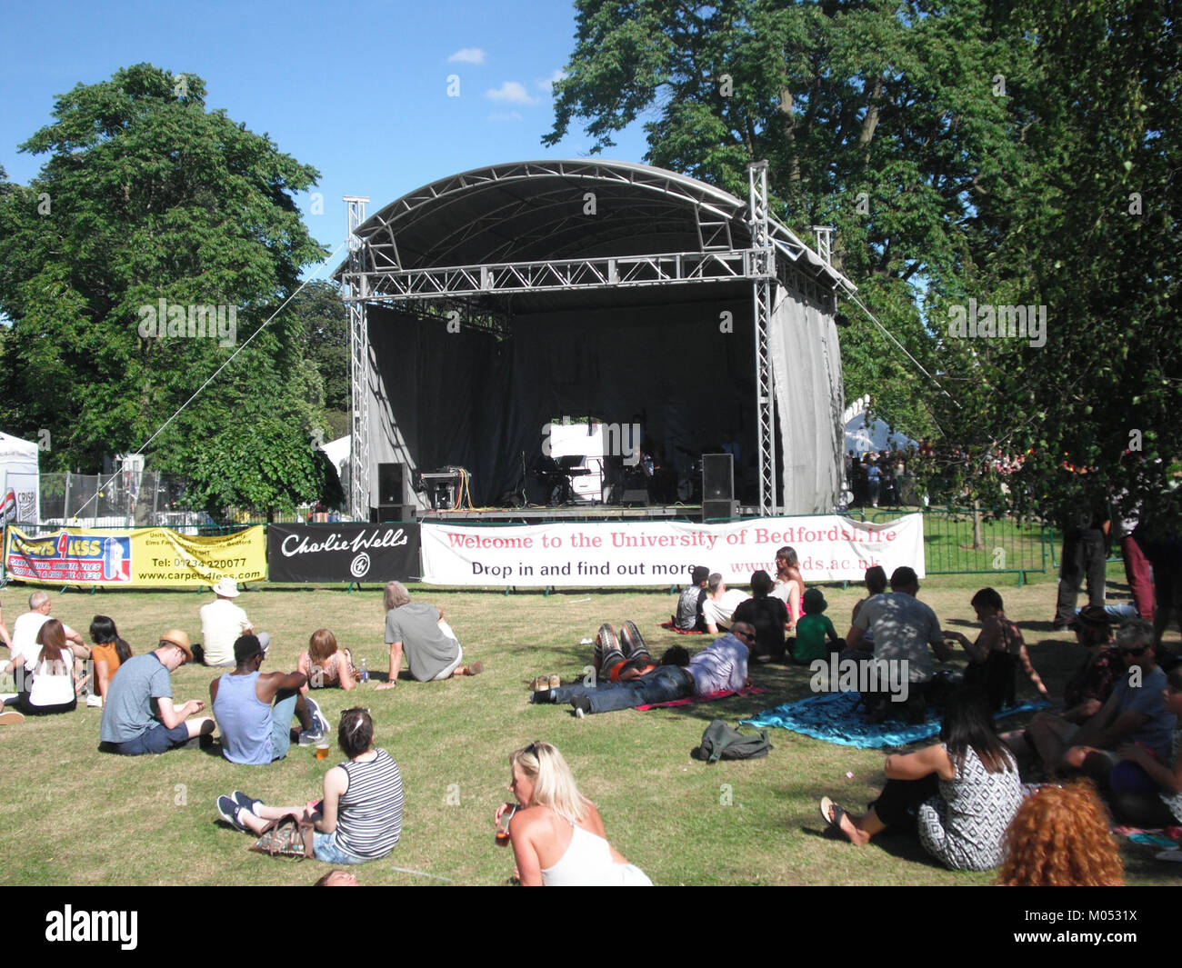 BRF2016JazzStage è un evento incentrato sulla presentazione di spettacoli jazz, con artisti locali e internazionali. Il palcoscenico funge da piattaforma per musicisti jazz, offrendo un'atmosfera vibrante per spettacoli dal vivo. Foto Stock