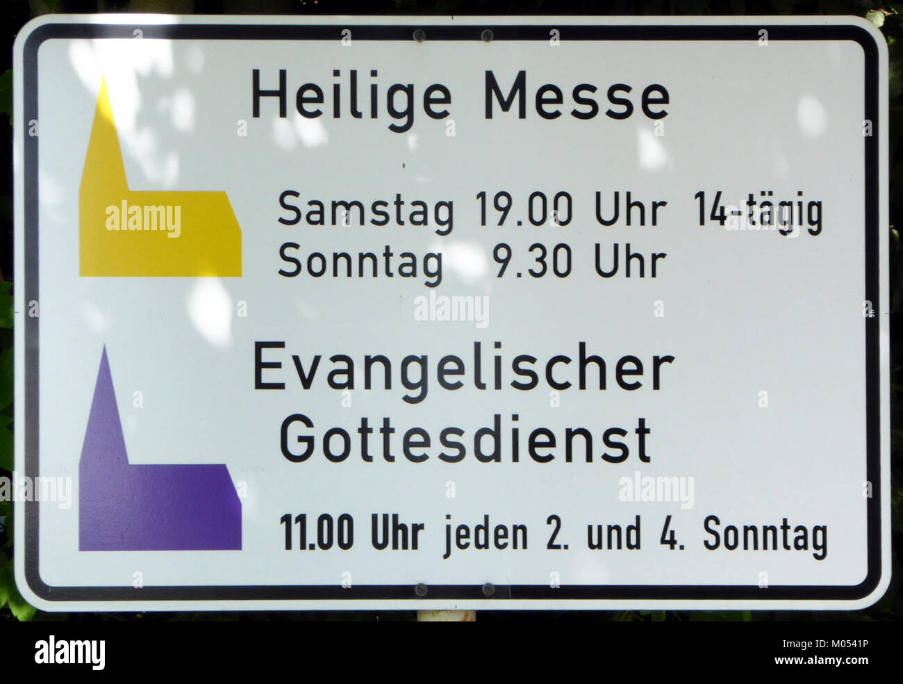 Breitbrunn am Chiemsee è un villaggio della Baviera, in Germania. La frase si riferisce a una fiera o festival di due settimane che si tiene nella zona, probabilmente un evento tradizionale o culturale. Foto Stock