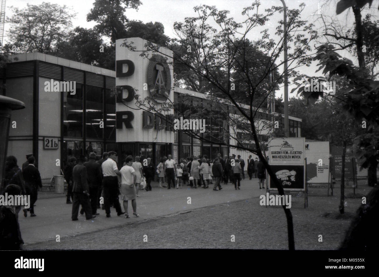 Nel 1969, il Padiglione Nazionale della Germania Est (NDK) è stato esposto alla Fiera Internazionale di Budapest (BNV). Il padiglione mostrava la cultura della Germania Est e i progressi tecnologici del tempo. Foto Stock