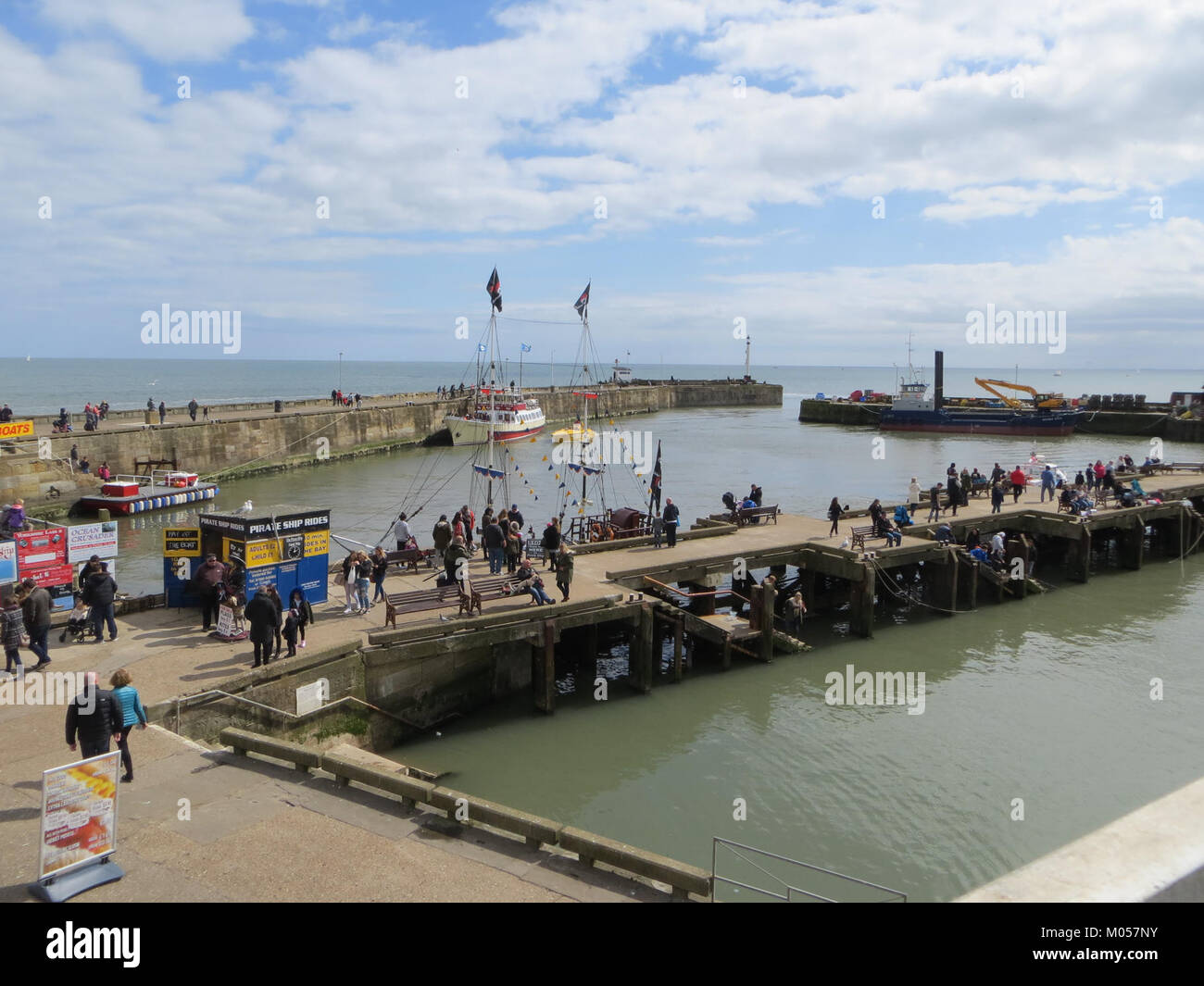 Bridlington è una città di mare situata nell'East Riding of Yorkshire, Inghilterra. Conosciuta per le sue spiagge sabbiose, il paesaggio costiero e l'architettura vittoriana, Bridlington è una destinazione popolare per i turisti. Foto Stock