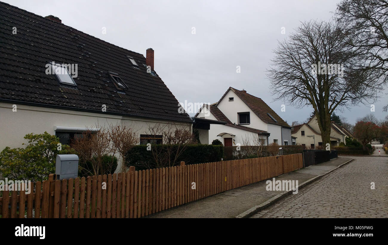 Borsigsiedlung è uno storico edificio residenziale di Berlino, in Germania, noto per il suo stile architettonico distintivo. Lo sviluppo rappresenta un esempio chiave della pianificazione urbana e degli alloggi dei primi anni del XX secolo in Germania. Foto Stock