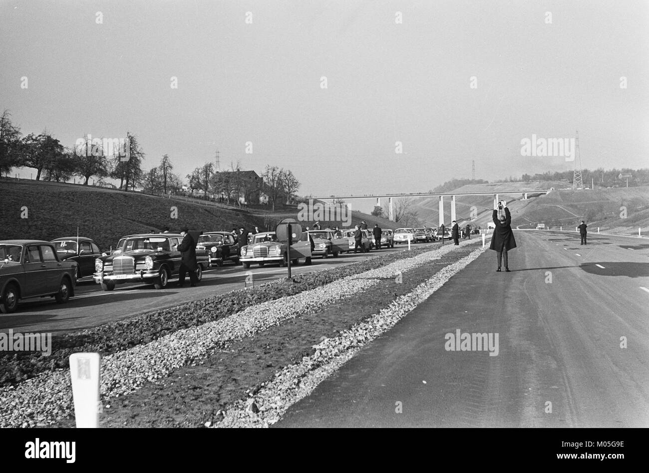 La Boudewijnsnelweg è una delle principali autostrade del Belgio, ufficialmente aperta per migliorare i trasporti e la connettività all'interno della regione. L'autostrada è una parte significativa delle infrastrutture stradali del Belgio, contribuendo ai viaggi locali e internazionali. Foto Stock