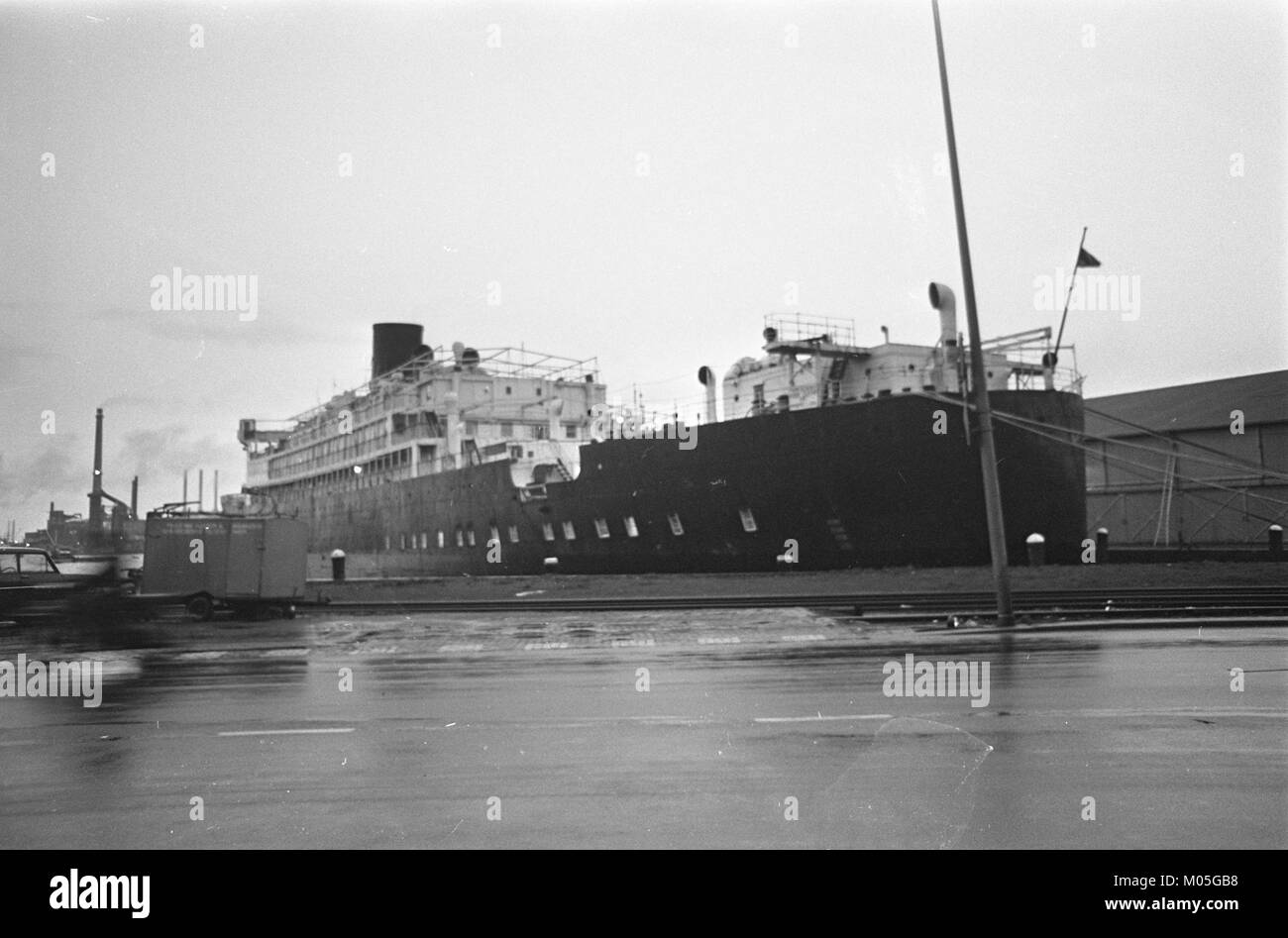 Caledonia, studentenschip heeft tijdelijk ligplaats gekozen aan Stenen Hoofd, Bestanddeelnr 920-9056 Foto Stock