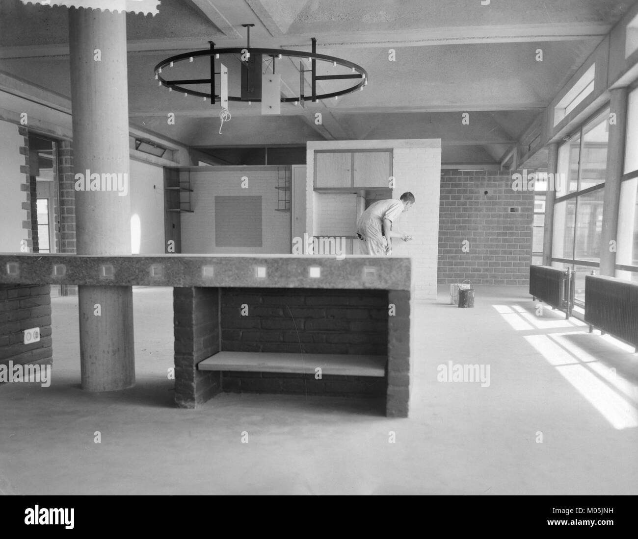 Gli interni del Bouw Weeshuis ad Amstelveenseweg, Amsterdam, mostrano architettura storica. L'edificio, utilizzato come orfanotrofio, riflette la storia sociale e architettonica della zona. Foto Stock