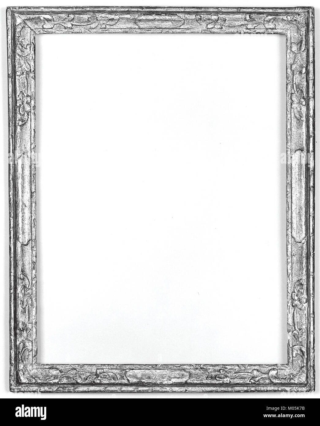 Questa cornice in stile Canaletto è un esempio di arte decorativa, influenzata dal famoso artista veneziano Canaletto. Il telaio presenta un design e una lavorazione artigianali complessi comunemente riscontrabili nel XVIII secolo. Foto Stock