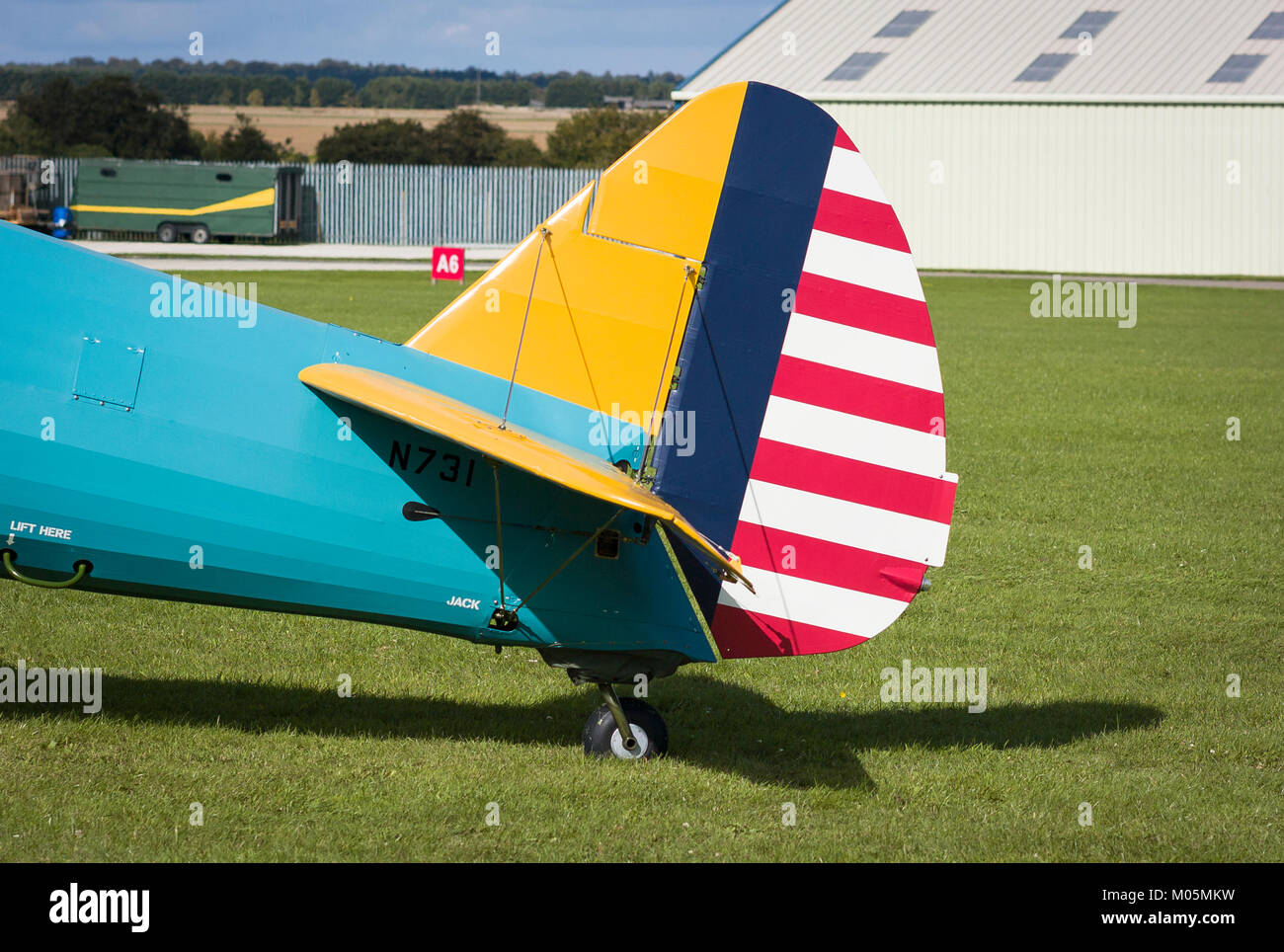 Impennaggi di Boeing Stearman biplano a un inglese mostra nel Regno Unito Foto Stock