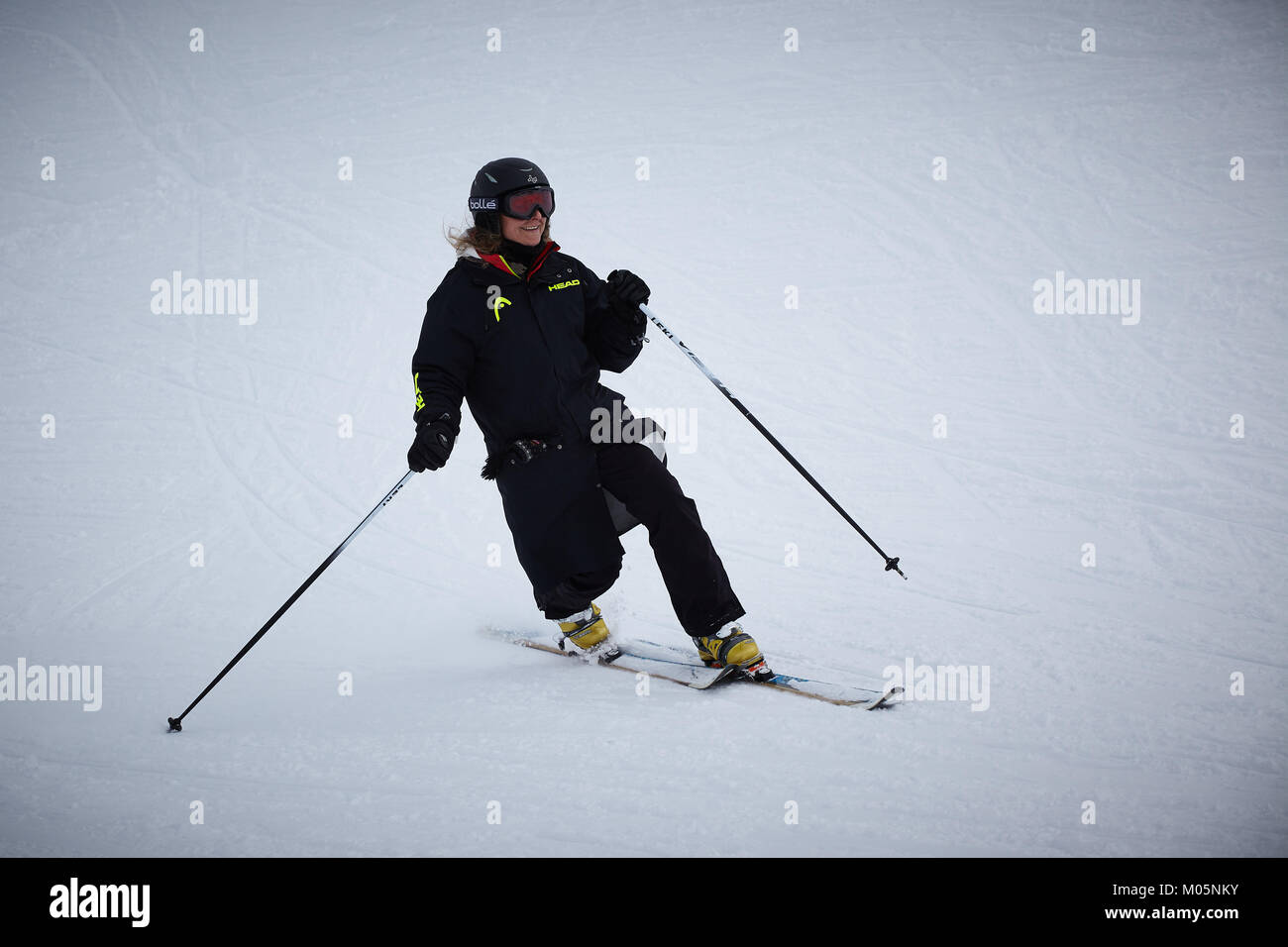 14/1/18 Torocuervo club telemark lo sciatore a Valdezcaray, La Rioja, Spagna. Foto di James Sturcke | sturcke.org Foto Stock